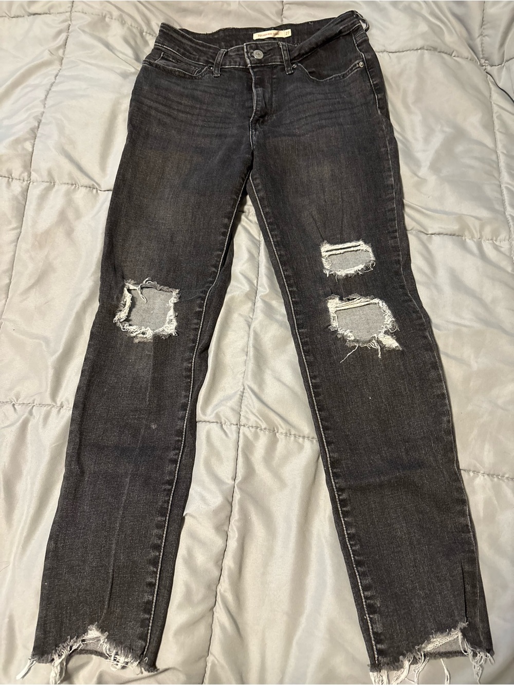Women’s Levi’s 721 Black Distressed Skinny Jeans with Raw Hem